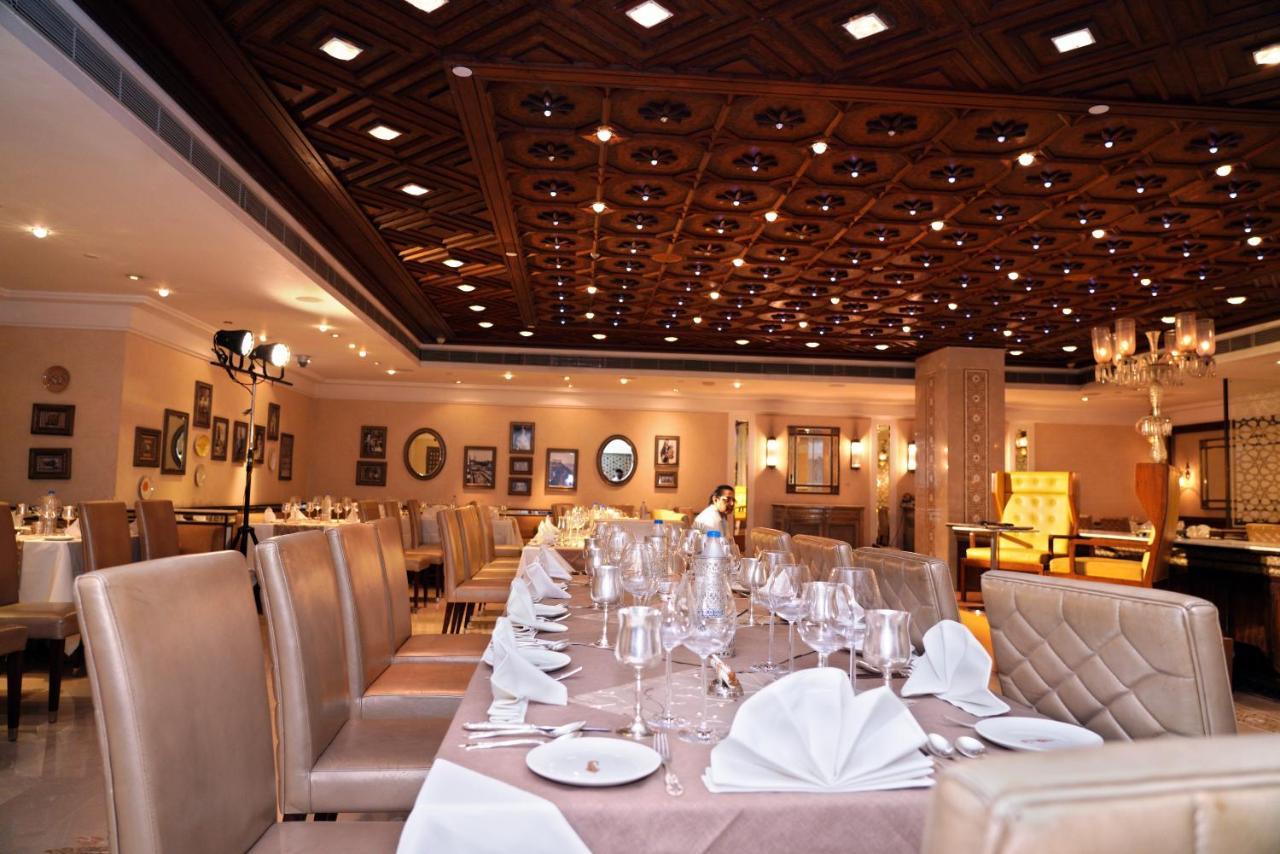 The Park Hyderabad, Banjara Hills Near Hussain Sagar Lake Екстер'єр фото The interior of the restaurant